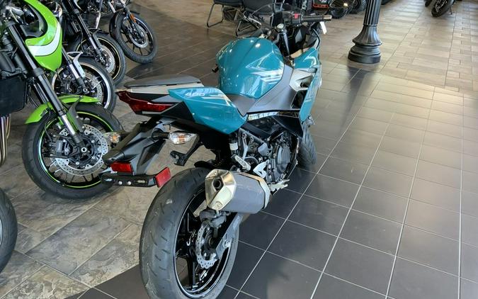 2021 Kawasaki Ninja® 400 Pearl Nightshade Teal/Metallic Spark Black