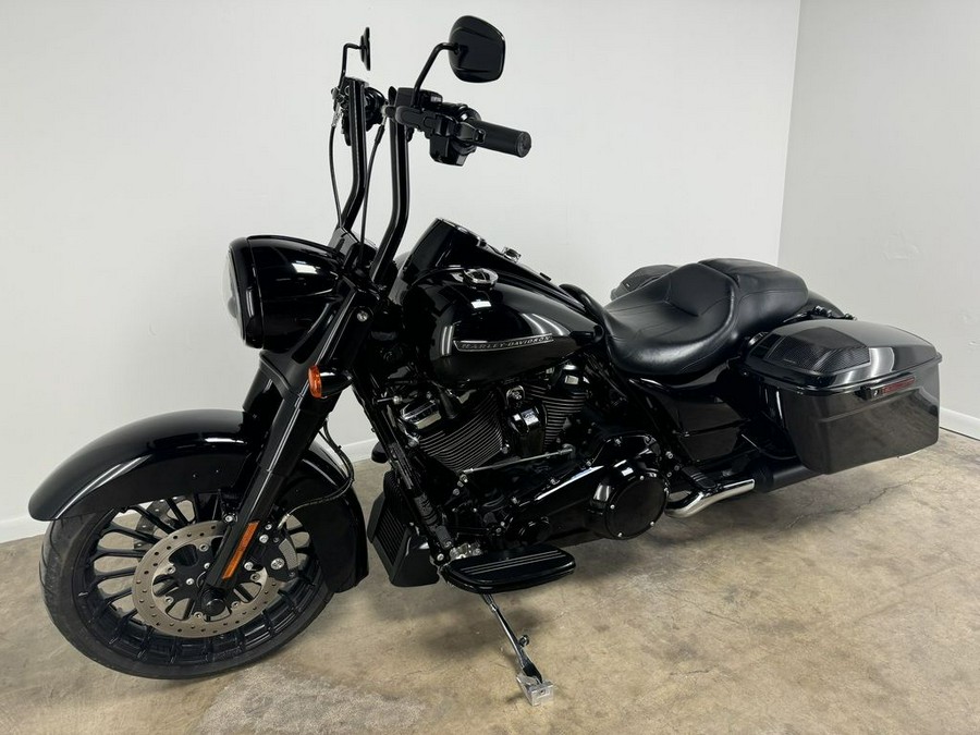 2018 Harley-Davidson® FLHRXS - Road King® Special