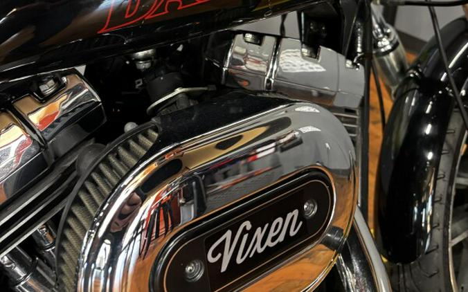 2017 Harley-Davidson® Low Rider® BLACK W/PINSTRIPE