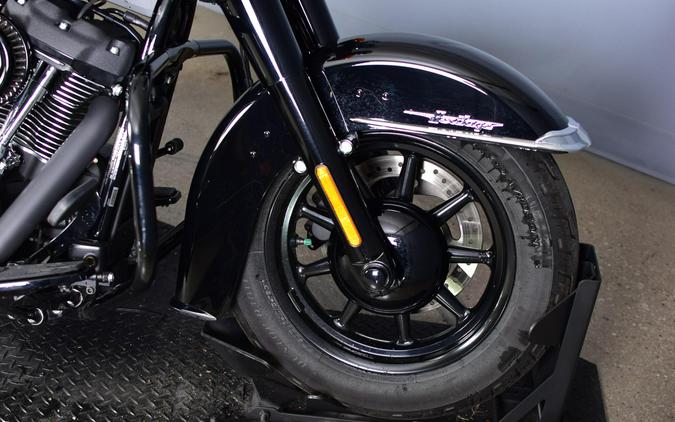 2022 Harley-Davidson Heritage Classic 114 Vivid Black (Black Finish w/Cast Wheels)