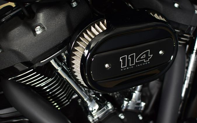2022 Harley-Davidson Heritage Classic 114 Vivid Black (Black Finish w/Cast Wheels)
