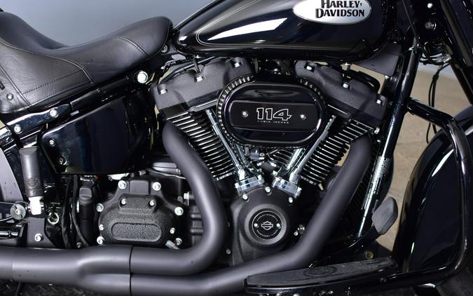 2022 Harley-Davidson Heritage Classic 114 Vivid Black (Black Finish w/Cast Wheels)