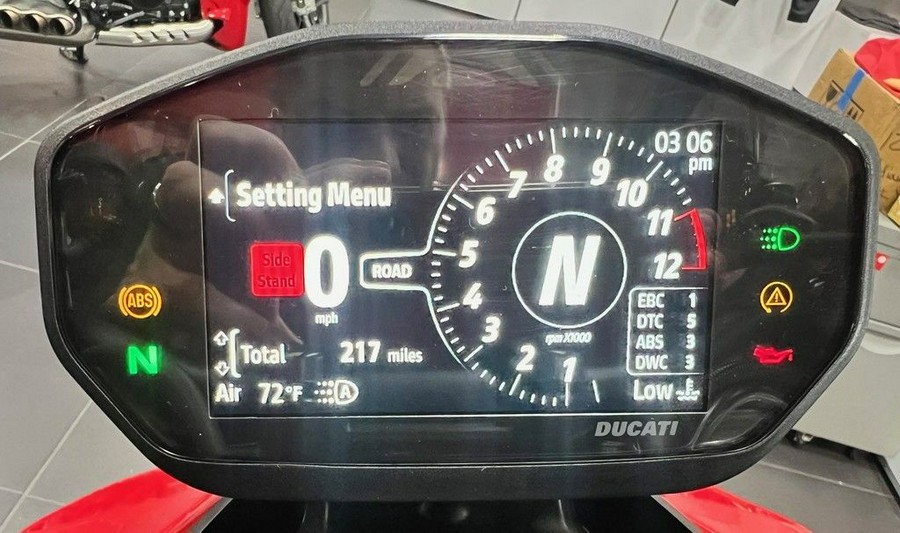 2024 Ducati Streetfighter V2