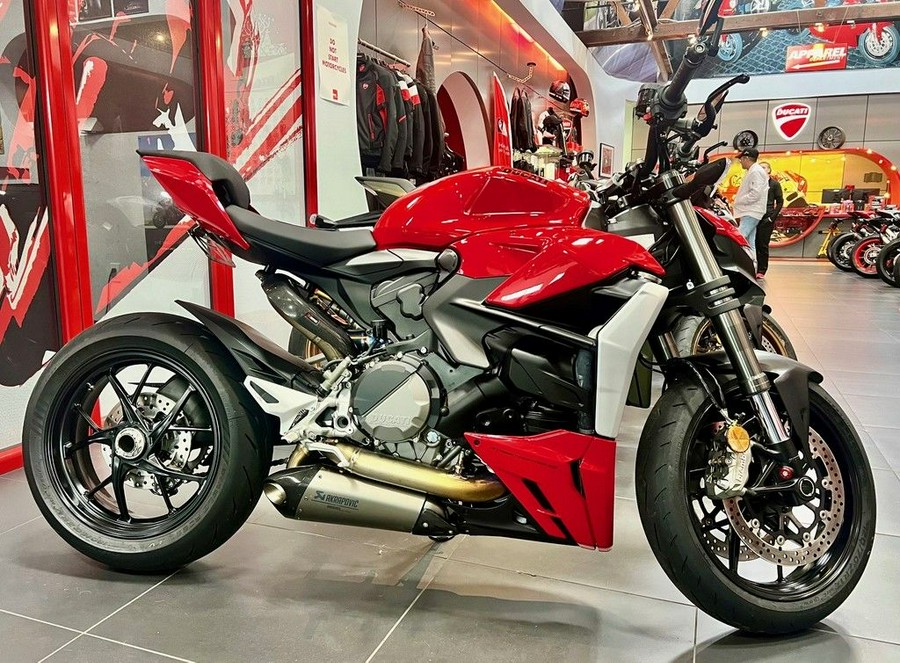 2024 Ducati Streetfighter V2