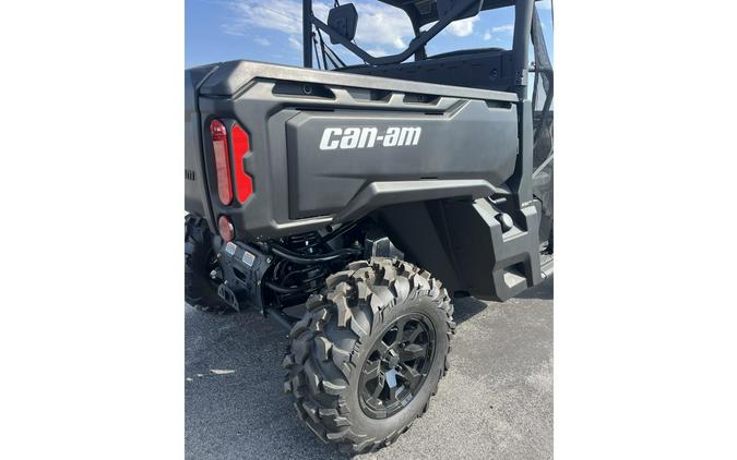 2025 Can-Am SSV DEF DPS 64 HD10 RD 25 DPS HD10