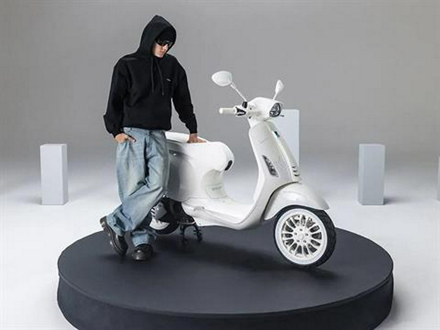 2022 Vespa Sprint 50 Justin Bieber x Vespa