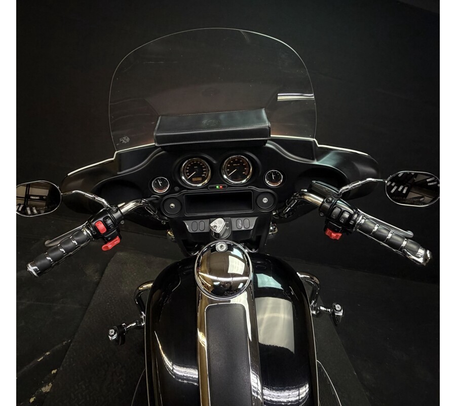 Harley-Davidson® Electra Glide® Standard 2008 FLHT BLACK