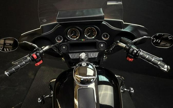 Harley-Davidson® Electra Glide® Standard 2008 FLHT BLACK