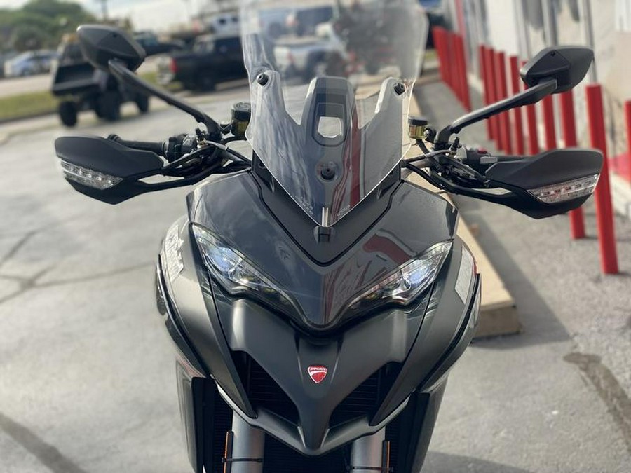 2023 Ducati Multistrada V2 S Thrilling Black & Street Grey