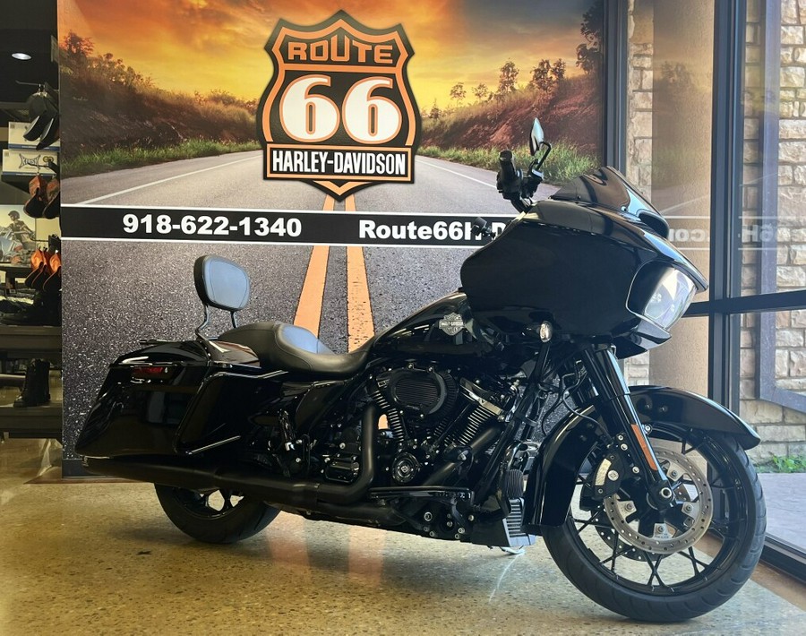 2022 Harley-Davidson Road Glide Special Vivid Black - Black Finish