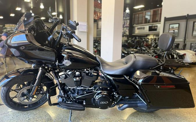 2022 Harley-Davidson Road Glide Special Vivid Black - Black Finish