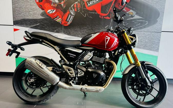 2025 Triumph Speed 400 Carnival Red / Storm Grey