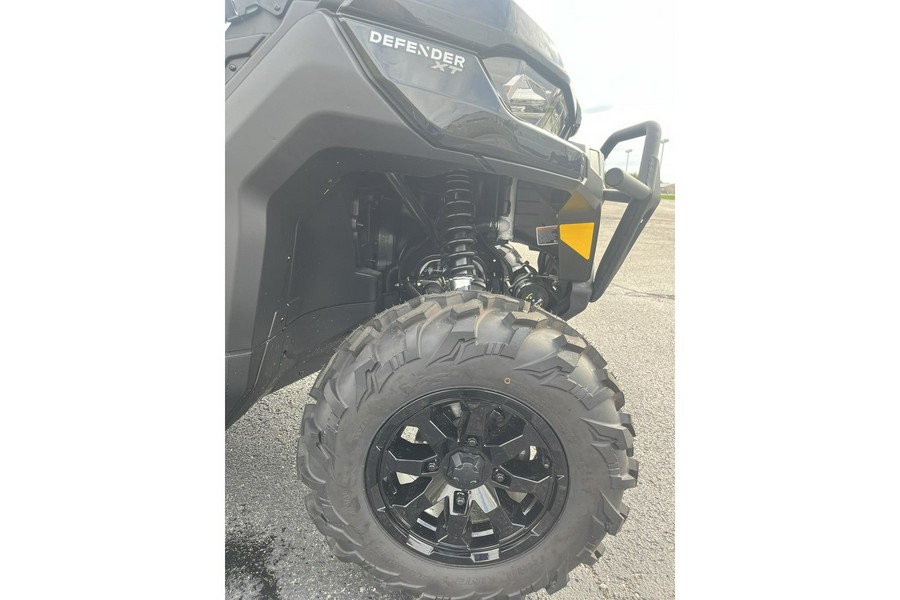 2025 Can-Am SSV DEF MAX XT 64 HD10 BK 25 XT HD10