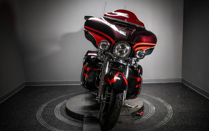 2017 CVO™ Limited (FLHTKSE)