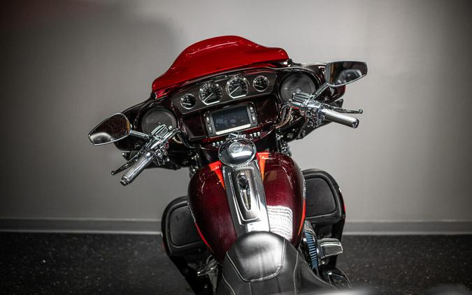 2017 CVO™ Limited (FLHTKSE)