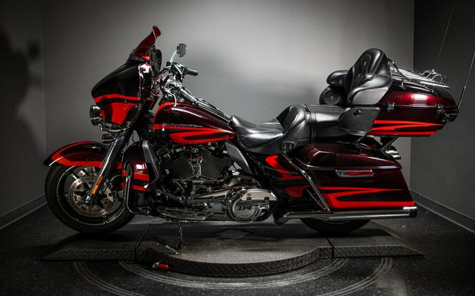 2017 CVO™ Limited (FLHTKSE)