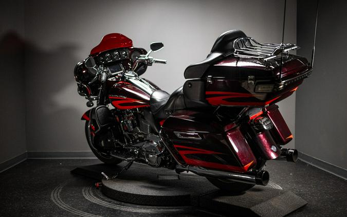 2017 CVO™ Limited (FLHTKSE)
