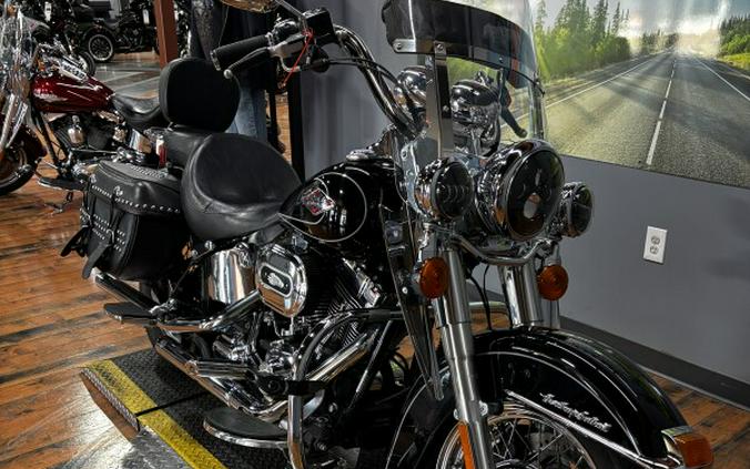 2009 Harley-Davidson® Heritage Softail® Classic BLACK W/PINSTRIPE