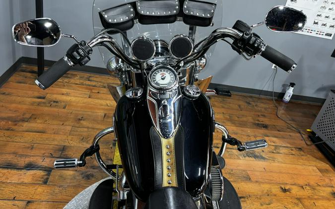 2009 Harley-Davidson® Heritage Softail® Classic BLACK W/PINSTRIPE