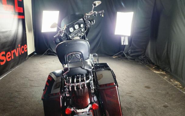 2011 HARLEY-DAVIDSON FLHXI - F614912