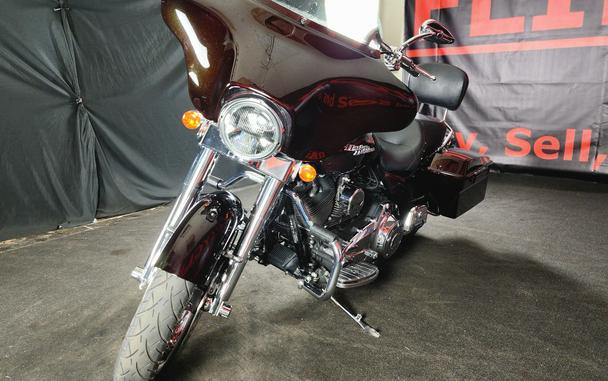 2011 HARLEY-DAVIDSON FLHXI - F614912