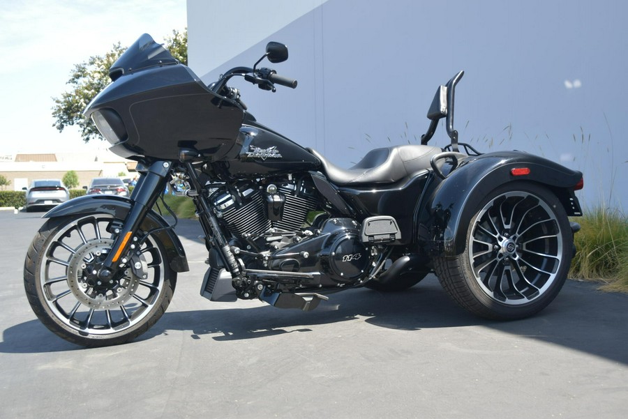 2023 Harley-Davidson Road Glide 3 Vivid Black