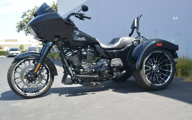2023 Harley-Davidson Road Glide 3 Vivid Black