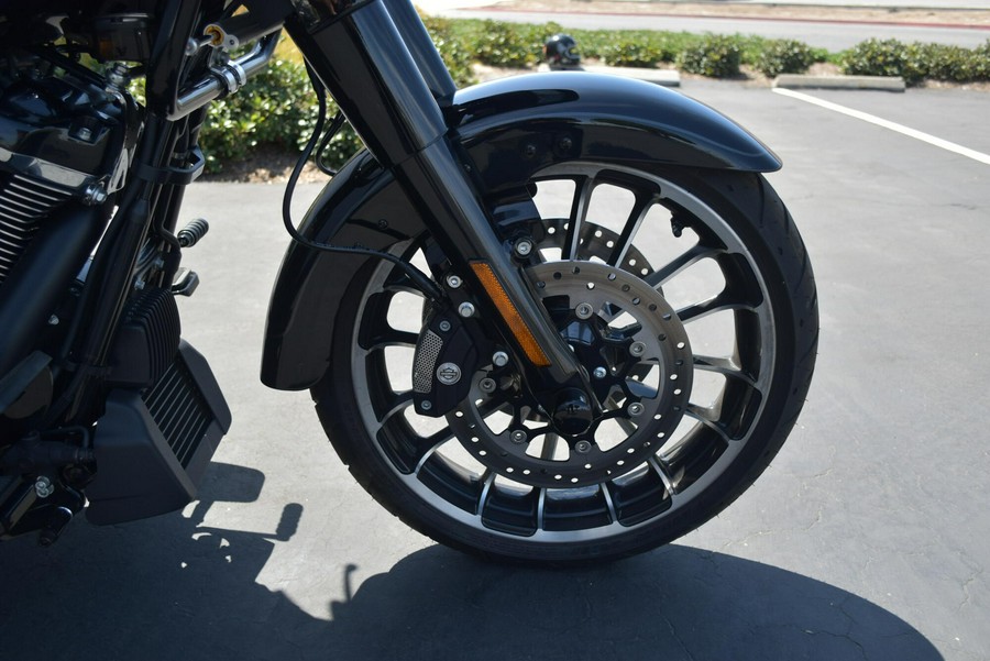 2023 Harley-Davidson Road Glide 3 Vivid Black