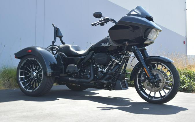 2023 Harley-Davidson Road Glide 3 Vivid Black
