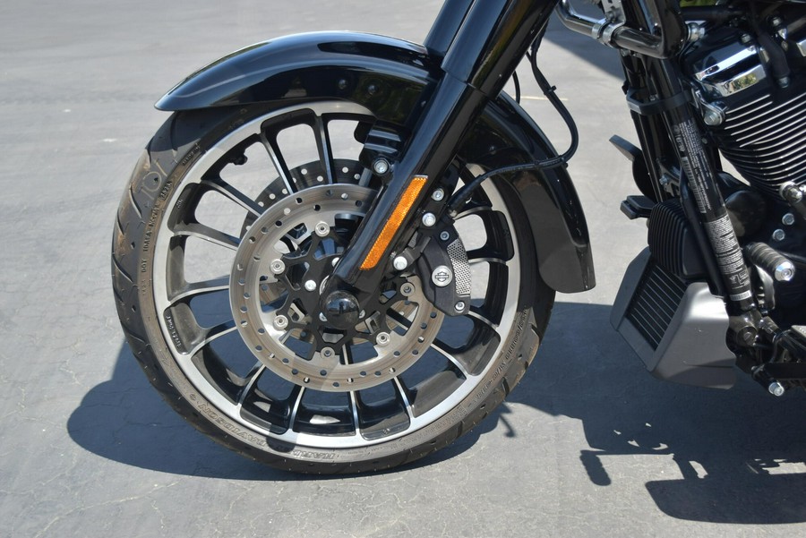 2023 Harley-Davidson Road Glide 3 Vivid Black