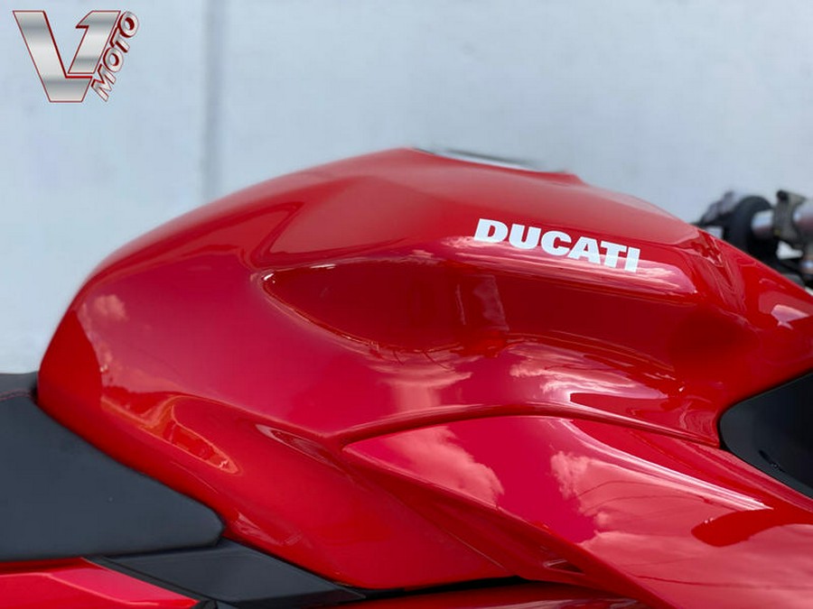 2024 Ducati Supersport 950 Red