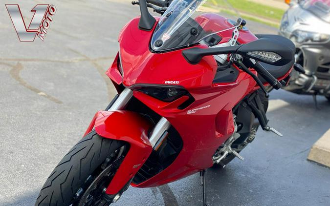 2024 Ducati Supersport 950 Red