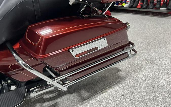 2010 Harley-Davidson Touring FLHTCU - Ultra Classic Electra Glide