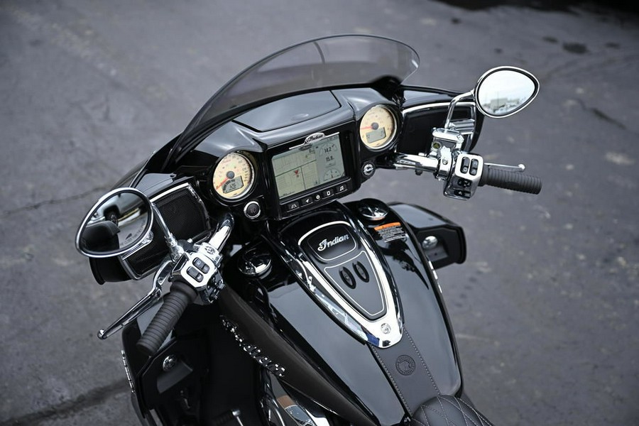 2024 Indian Motorcycle® Roadmaster® Black Metallic/Titanium Metallic