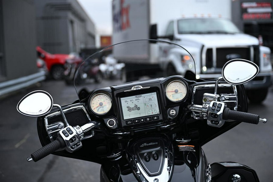 2024 Indian Motorcycle® Roadmaster® Black Metallic/Titanium Metallic