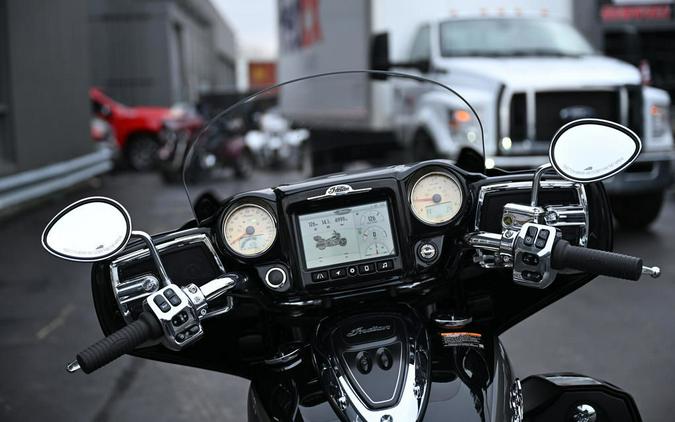 2024 Indian Motorcycle® Roadmaster® Black Metallic/Titanium Metallic