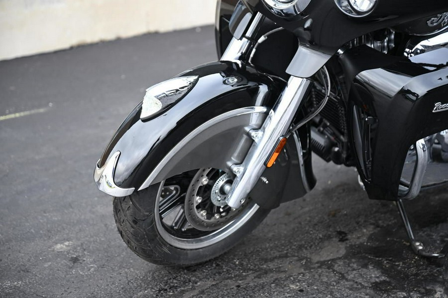 2024 Indian Motorcycle® Roadmaster® Black Metallic/Titanium Metallic