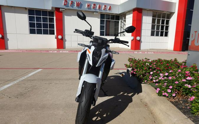 2023 Suzuki GSX 8S