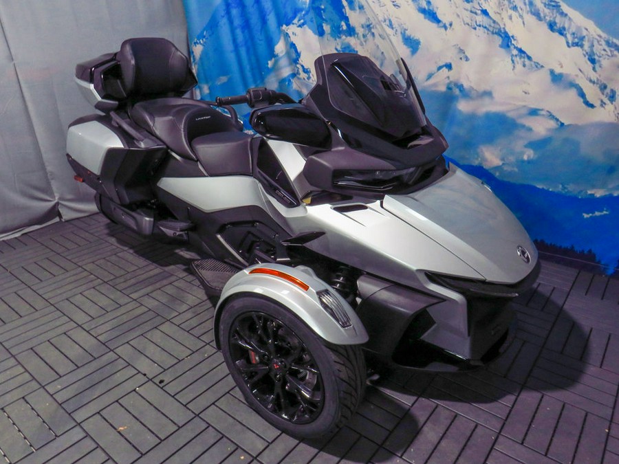 2024 Can-Am® Spyder RT Limited Dark Wheels