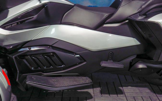 2024 Can-Am® Spyder RT Limited Dark Wheels