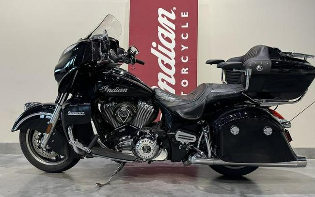 2021 Indian Motorcycle® Roadmaster® Thunder Black Pearl