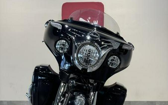 2021 Indian Motorcycle® Roadmaster® Thunder Black Pearl