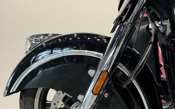 2021 Indian Motorcycle® Roadmaster® Thunder Black Pearl