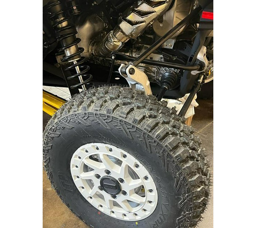 2024 Can-Am Maverick R X RS with Smart-Shox