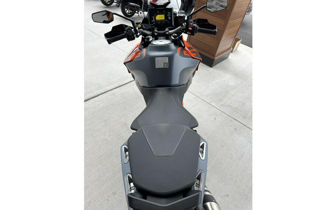 2023 KTM 1290 Super Duke GT