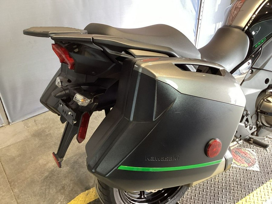 2022 Kawasaki Versys® 1000 SE LT+