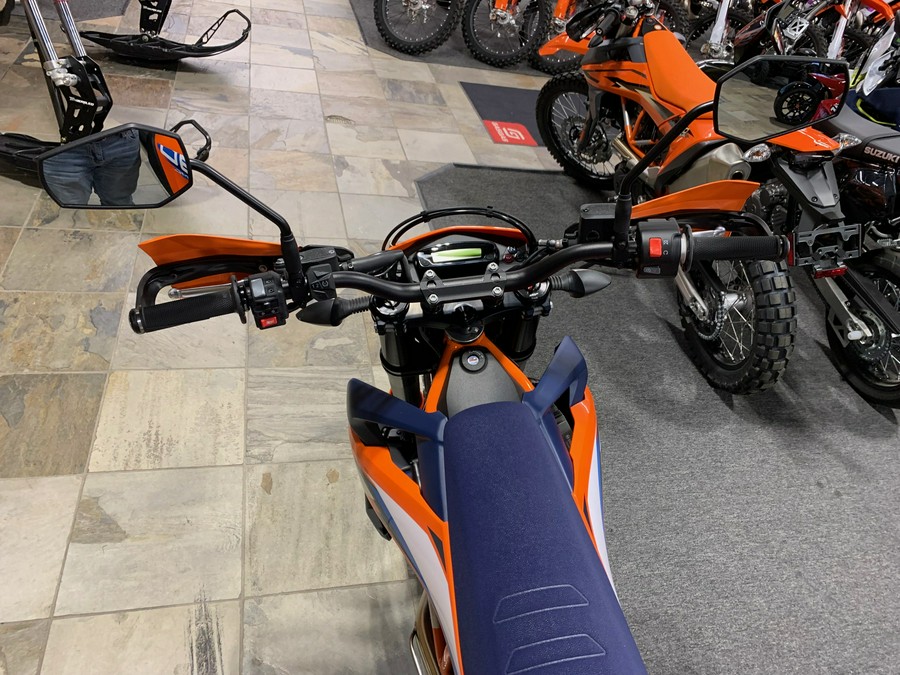 2024 KTM SMC 690 R