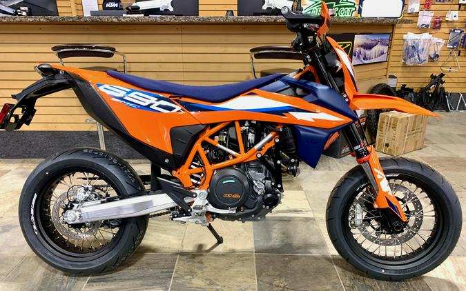 2024 KTM SMC 690 R