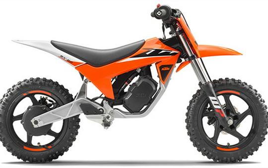 FIRST LOOK! THE ALUMINUM FRAMED 2024 KTM SX-E 2 IS COMING SOON