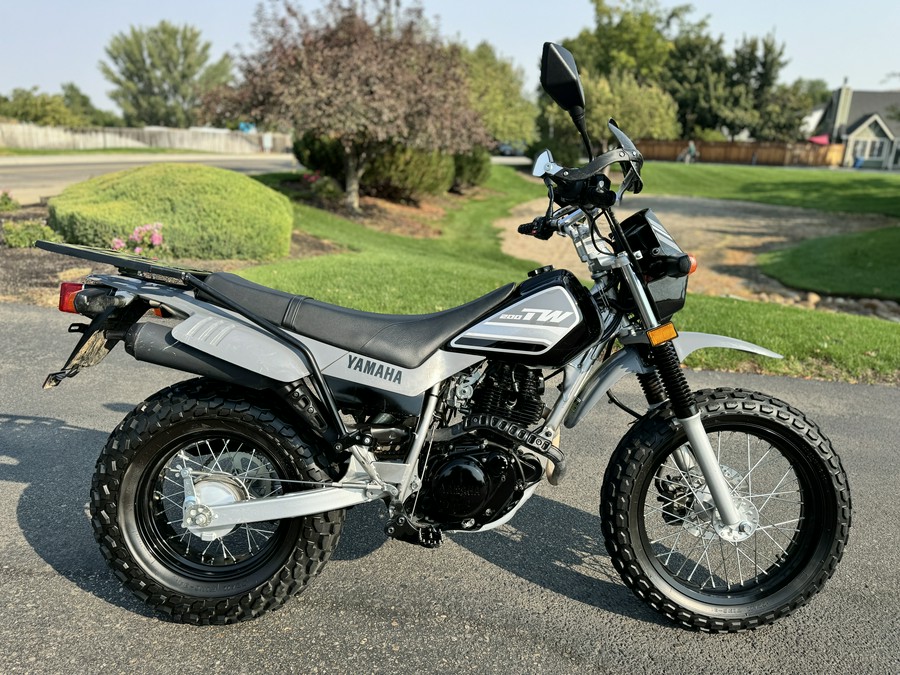 2021 Yamaha TW200